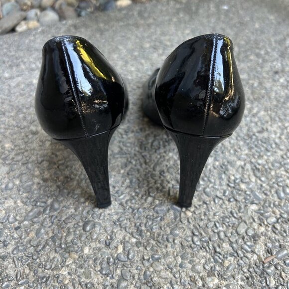 Stuart Weitzman Black Patent Leather Peep Toe Heels Size 6.5 M - Picture 10 of 16